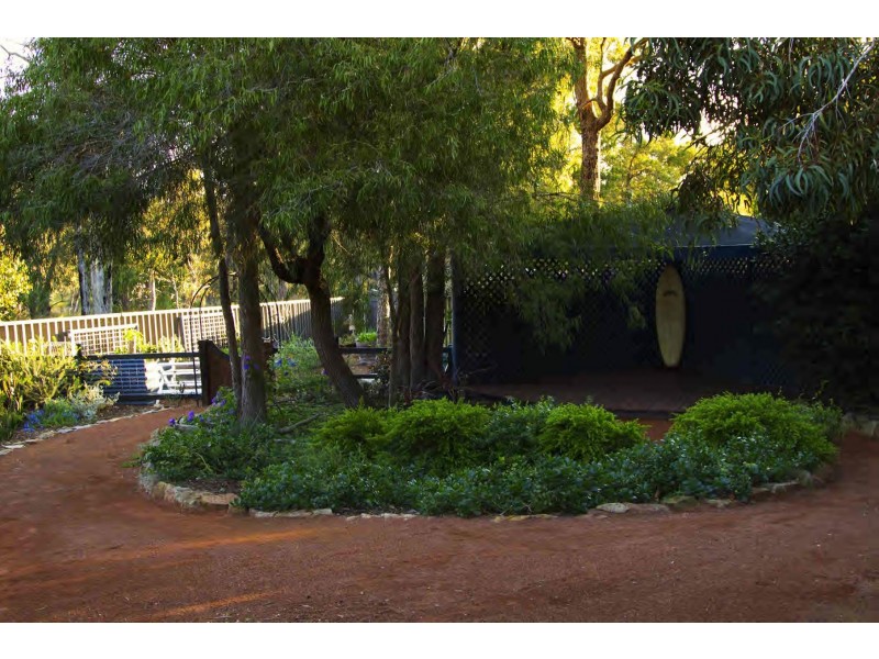 6 Moennich Court, Coolbellup WA 6163