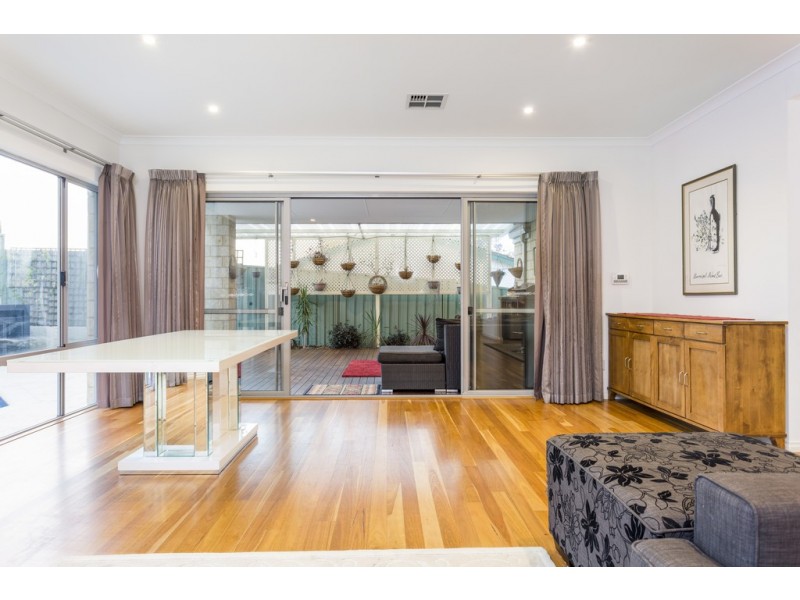 14A Walker Court, Kardinya WA 6163