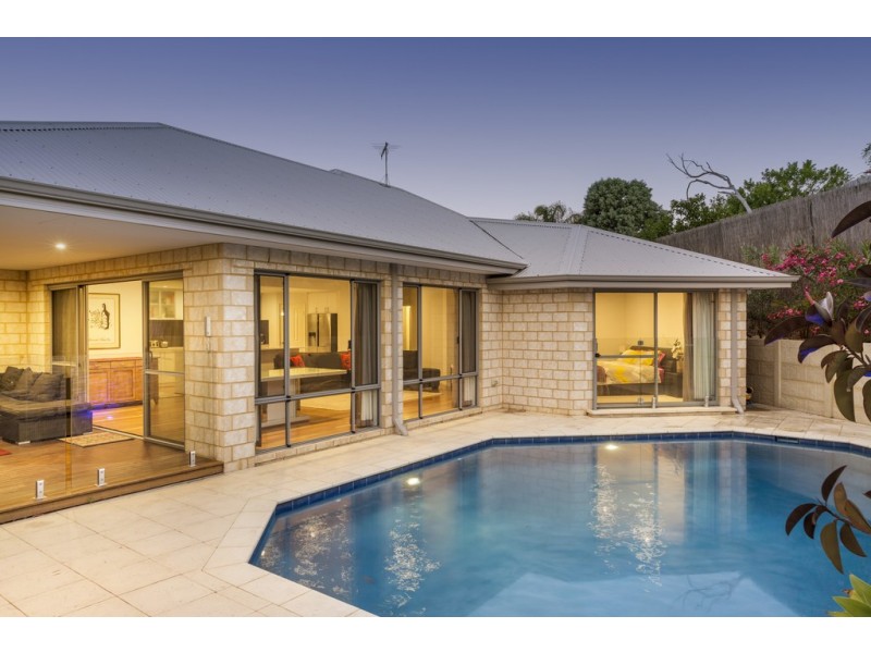 14A Walker Court, Kardinya WA 6163