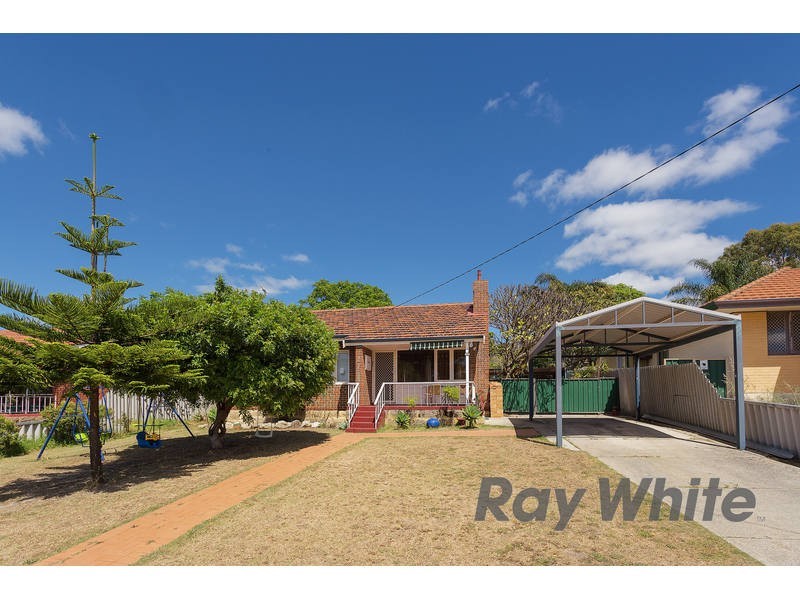 13 Regan Street, Coolbellup WA 6163