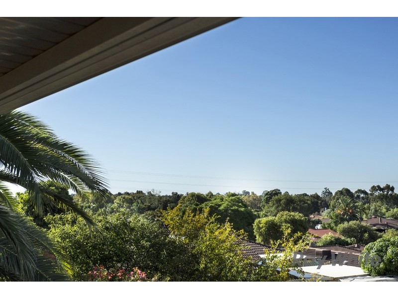 37 Merrifield Circle, Leeming WA 6149