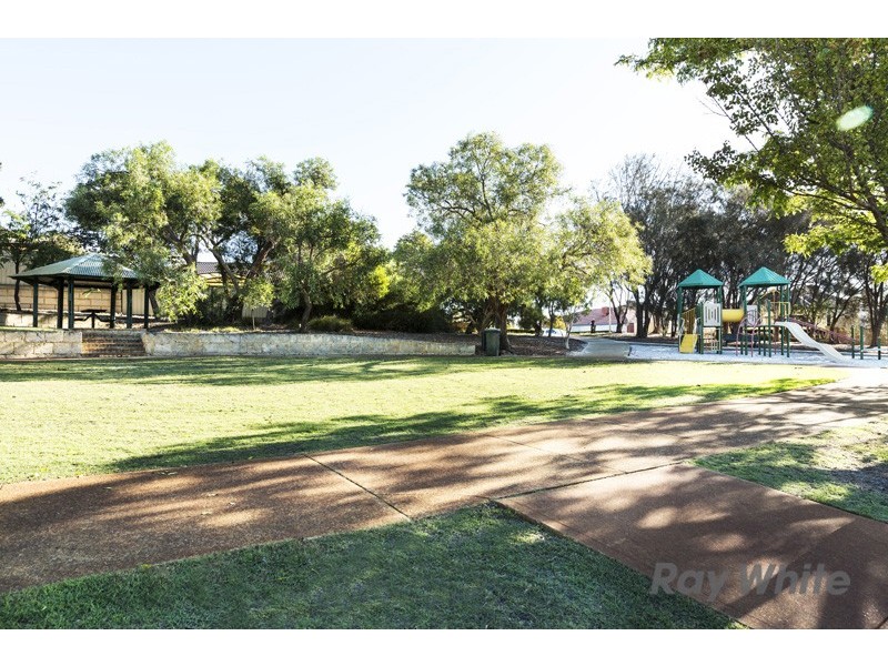 37 Merrifield Circle, Leeming WA 6149