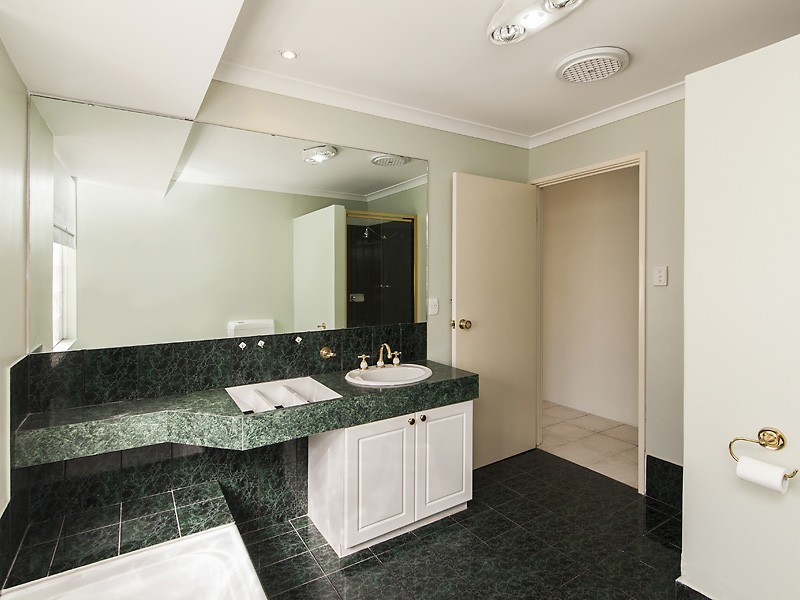 30 Wilkinson Gardens, Winthrop WA 6150