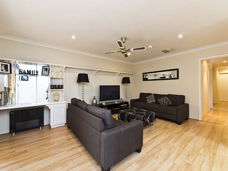 2 / 5 Wood Court, Kardinya WA 6163
