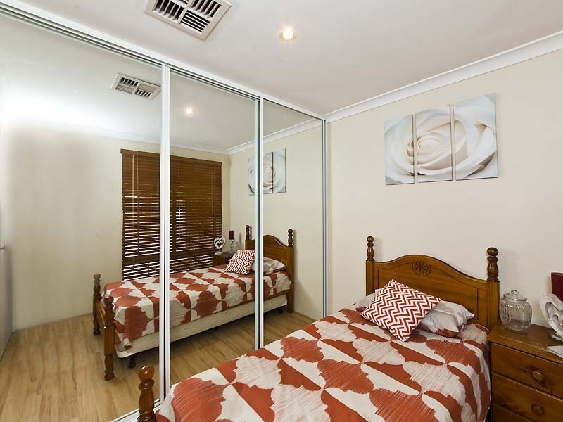 2 / 5 Wood Court, Kardinya WA 6163