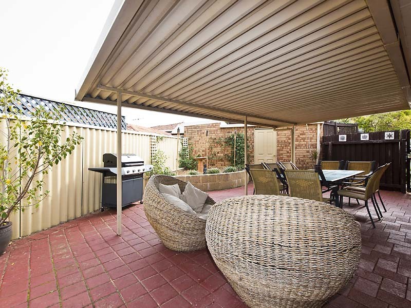 2 / 5 Wood Court, Kardinya WA 6163