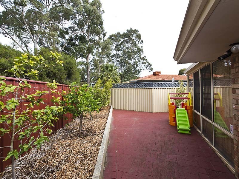 2 / 5 Wood Court, Kardinya WA 6163
