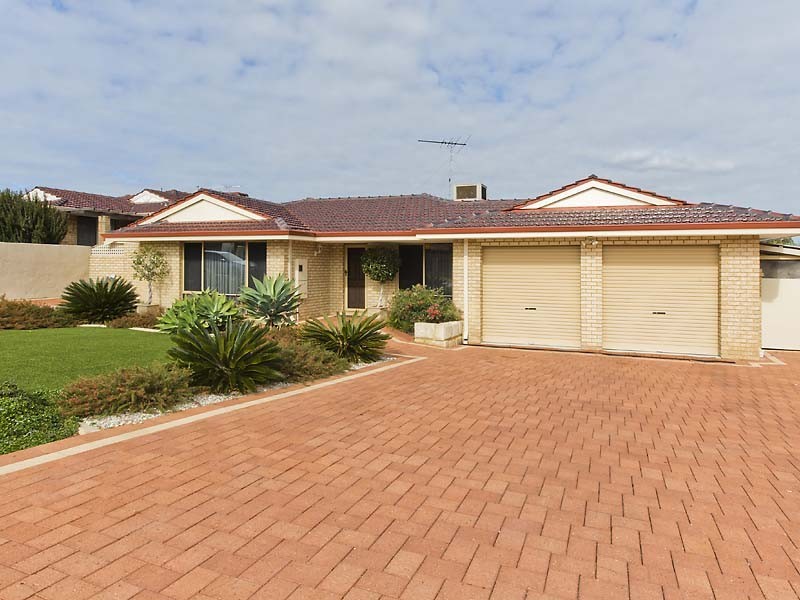 10 Lawson Place, Munster WA 6166