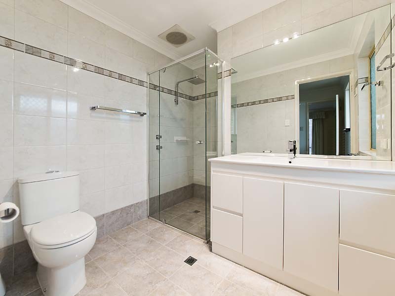 10 Lawson Place, Munster WA 6166