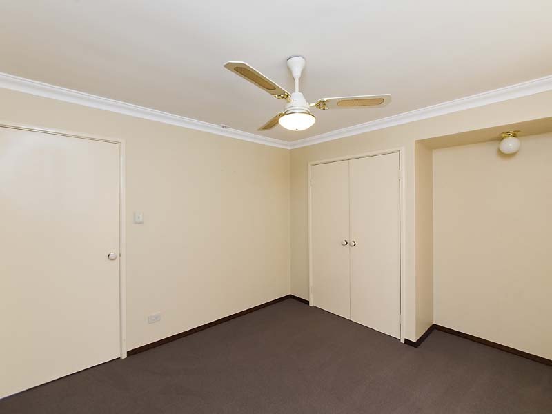 10 Lawson Place, Munster WA 6166