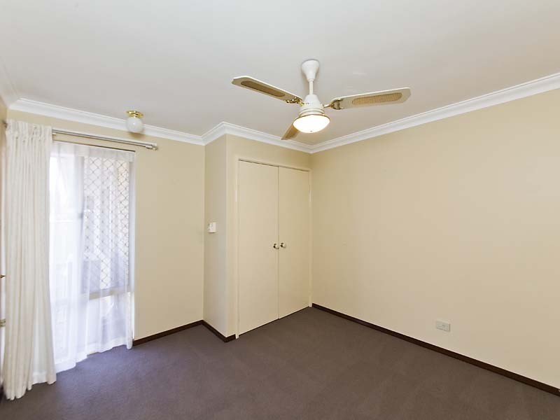 10 Lawson Place, Munster WA 6166