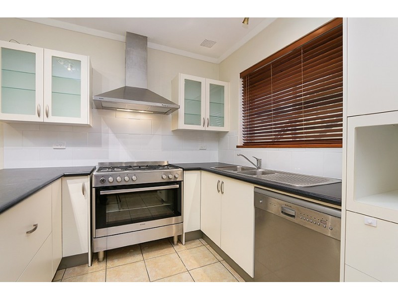 62 Davies Crescent, Kardinya WA 6163