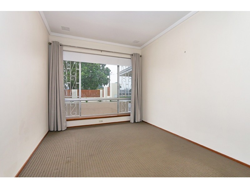 62 Davies Crescent, Kardinya WA 6163