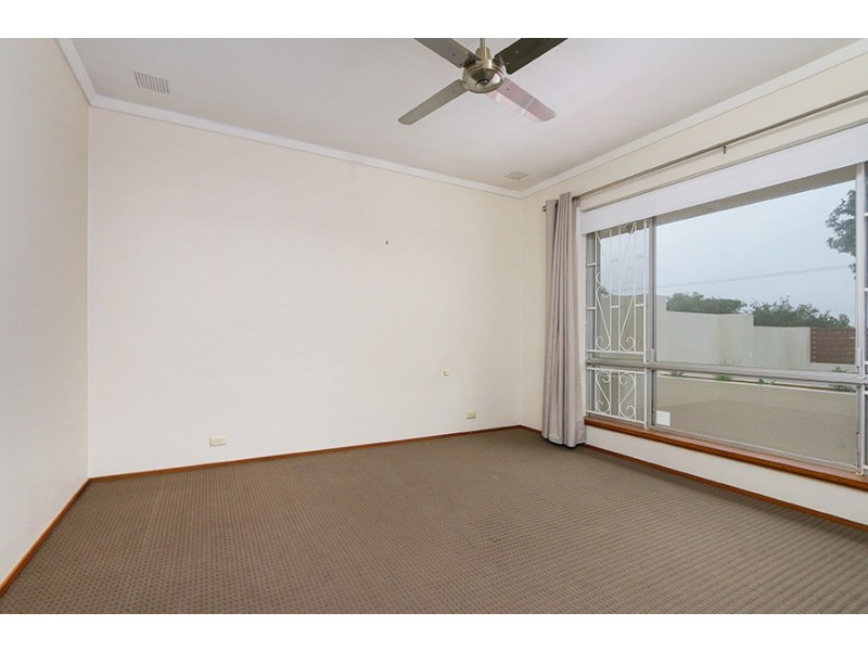 62 Davies Crescent, Kardinya WA 6163