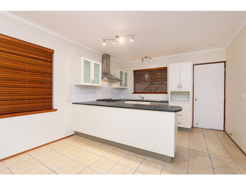 62 Davies Crescent, Kardinya WA 6163