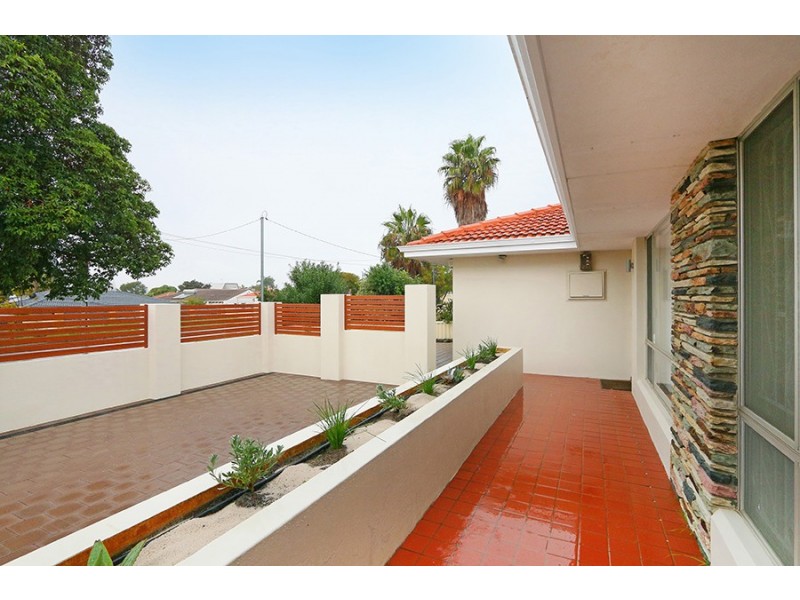 62 Davies Crescent, Kardinya WA 6163