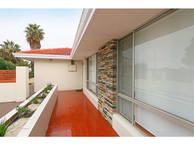 62 Davies Crescent, Kardinya WA 6163