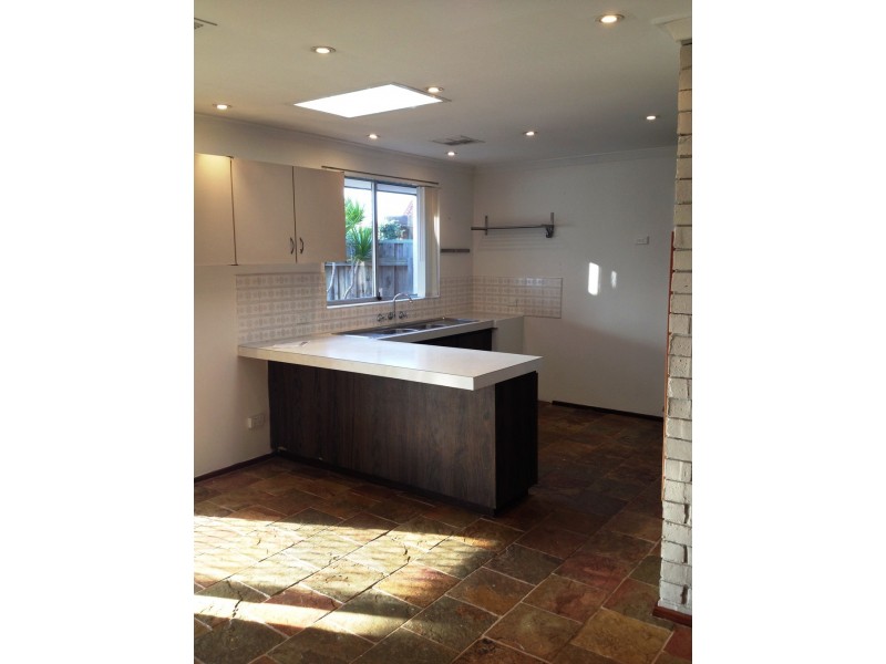 31B Loris Way, Kardinya WA 6163