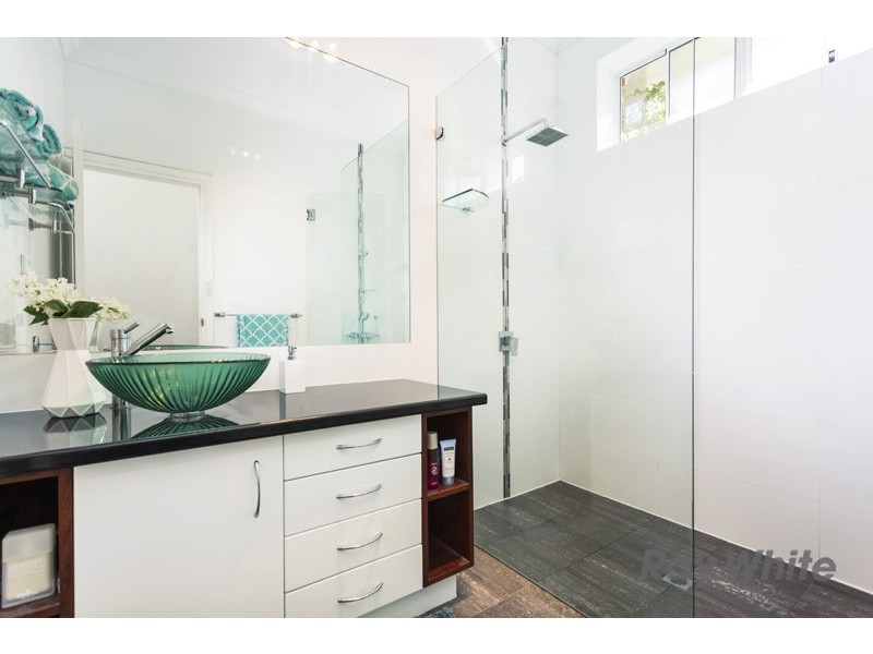 27 Mullings Way, Myaree WA 6154