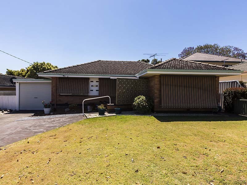 8 Burney Court, Kardinya WA 6163