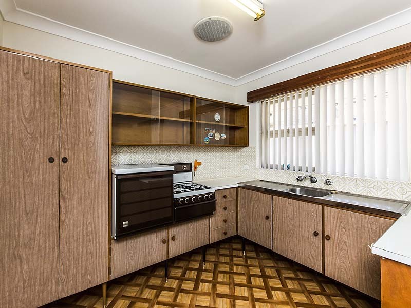 8 Burney Court, Kardinya WA 6163