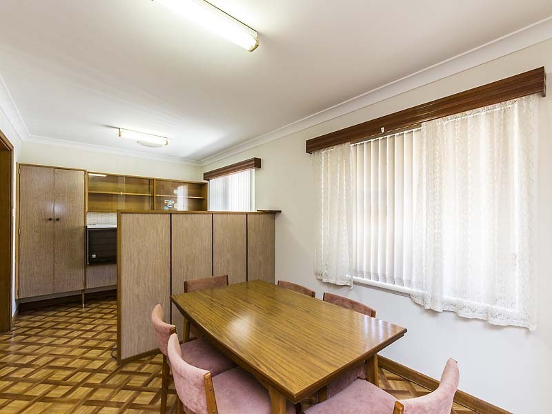 8 Burney Court, Kardinya WA 6163