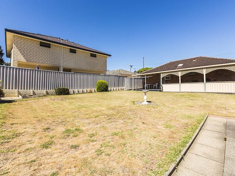 8 Burney Court, Kardinya WA 6163