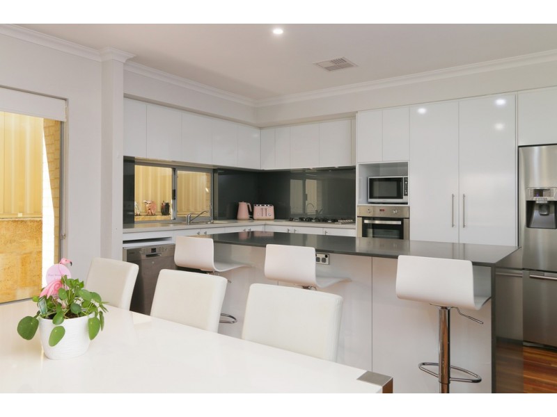 6b Capper Place, Kardinya WA 6163