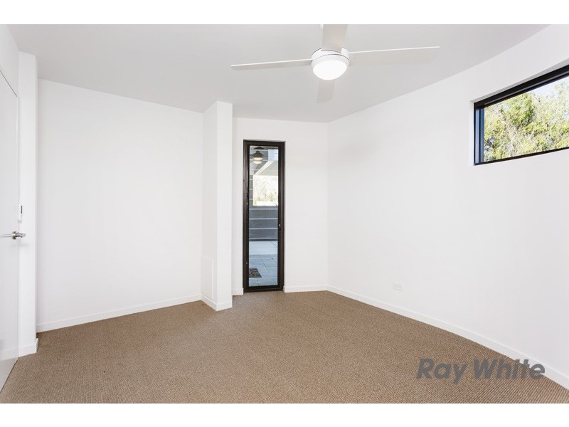 10 Hughes Street, Hilton WA 6163