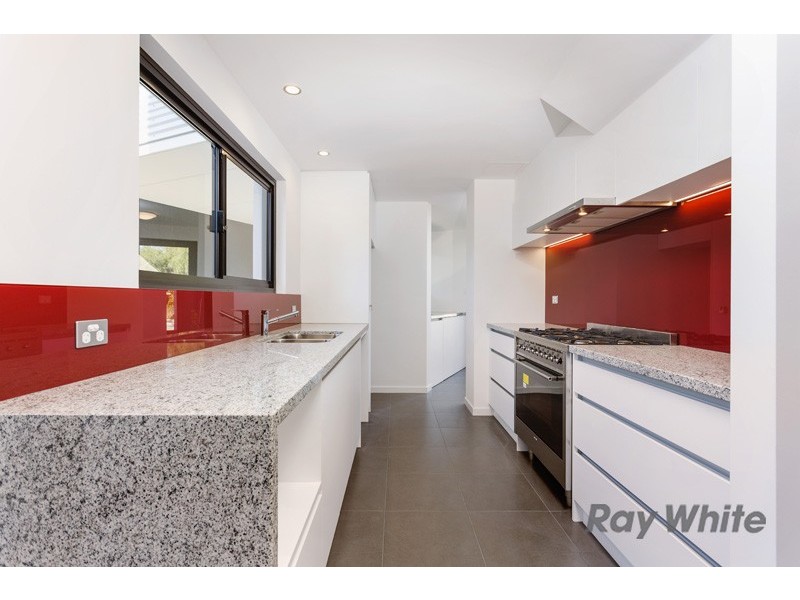 10 Hughes Street, Hilton WA 6163