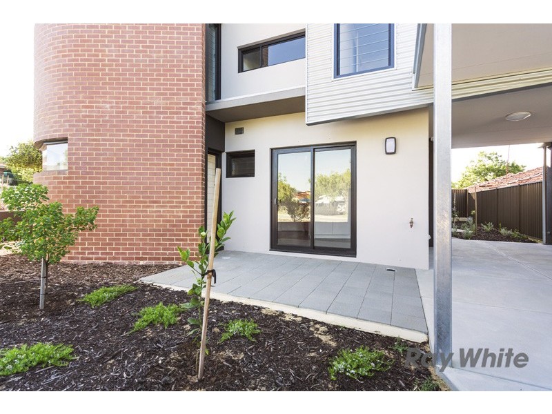 10 Hughes Street, Hilton WA 6163