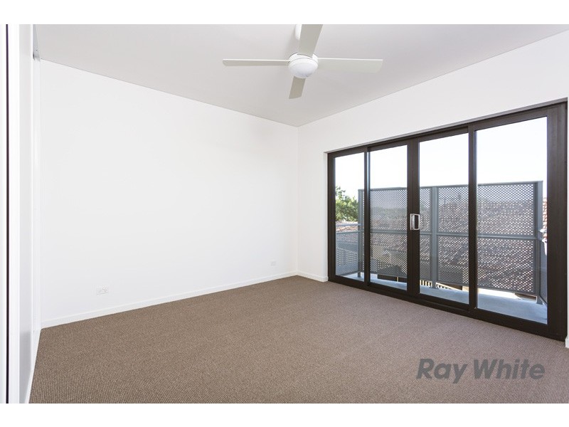 10 Hughes Street, Hilton WA 6163