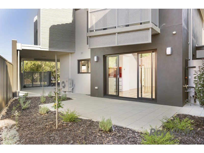 10 Hughes Street, Hilton WA 6163