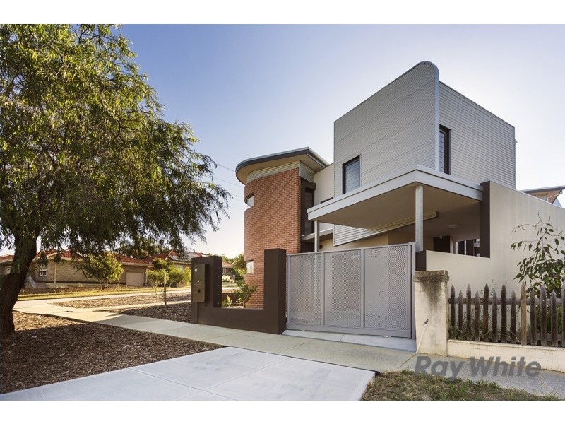 10 Hughes Street, Hilton WA 6163