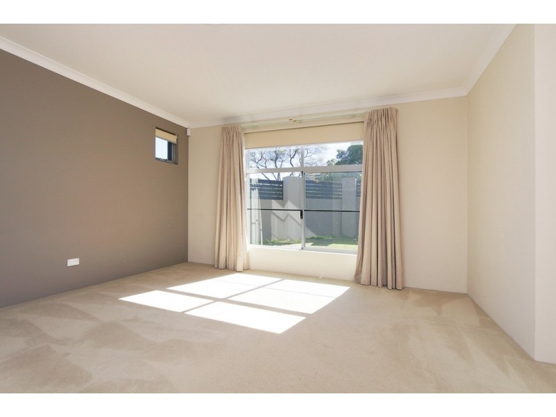 1 Thorman Place, Booragoon WA 6154