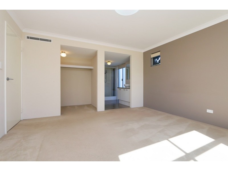 1 Thorman Place, Booragoon WA 6154