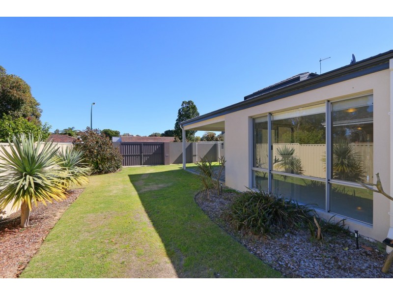 1 Thorman Place, Booragoon WA 6154
