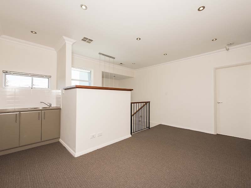 66 Knutsford Avenue, Rivervale WA 6103