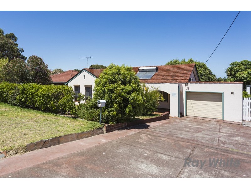 31 Redwood Crescent, Melville WA 6156
