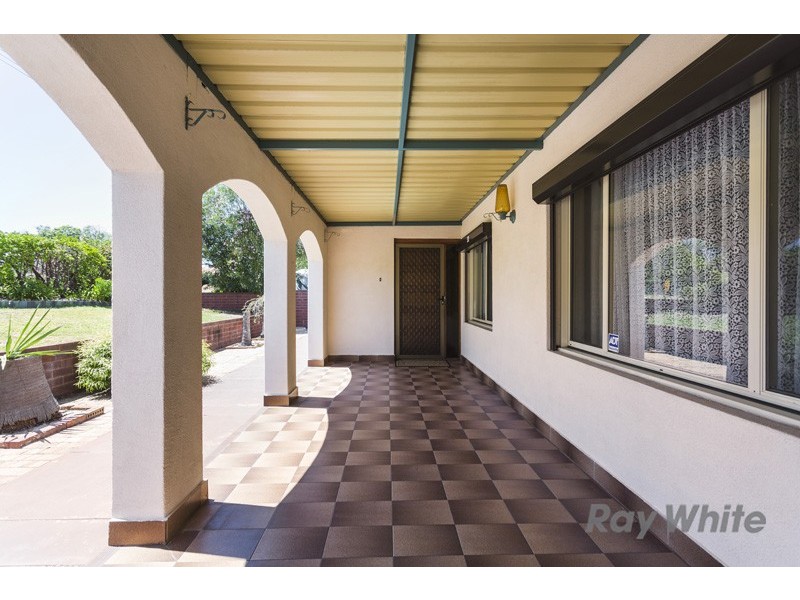 31 Redwood Crescent, Melville WA 6156