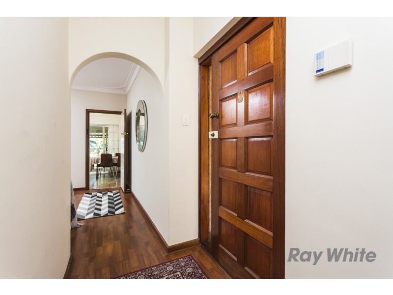 31 Redwood Crescent, Melville WA 6156