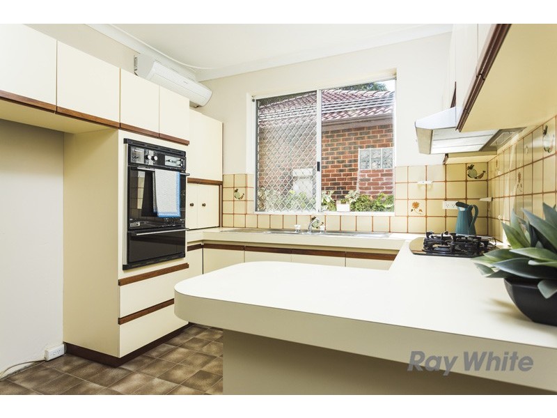 31 Redwood Crescent, Melville WA 6156