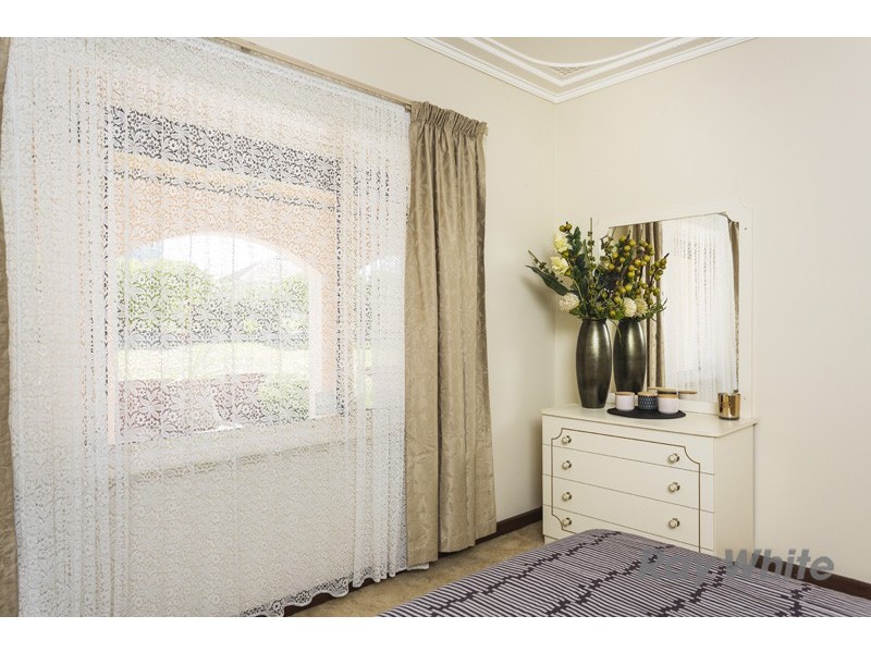 31 Redwood Crescent, Melville WA 6156