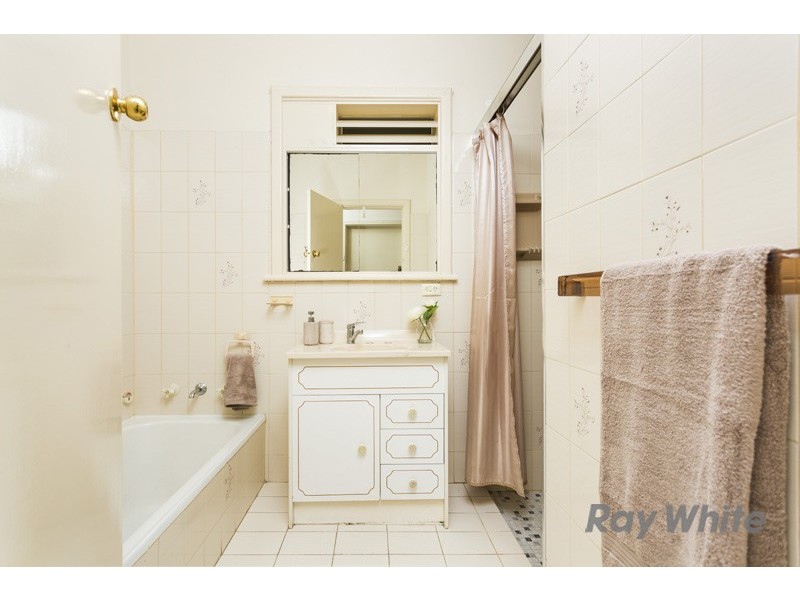 31 Redwood Crescent, Melville WA 6156