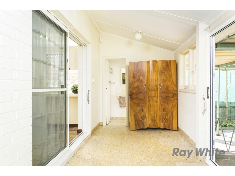 31 Redwood Crescent, Melville WA 6156