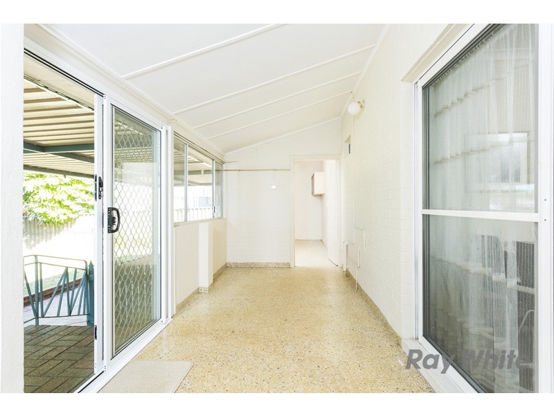31 Redwood Crescent, Melville WA 6156