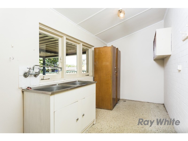 31 Redwood Crescent, Melville WA 6156