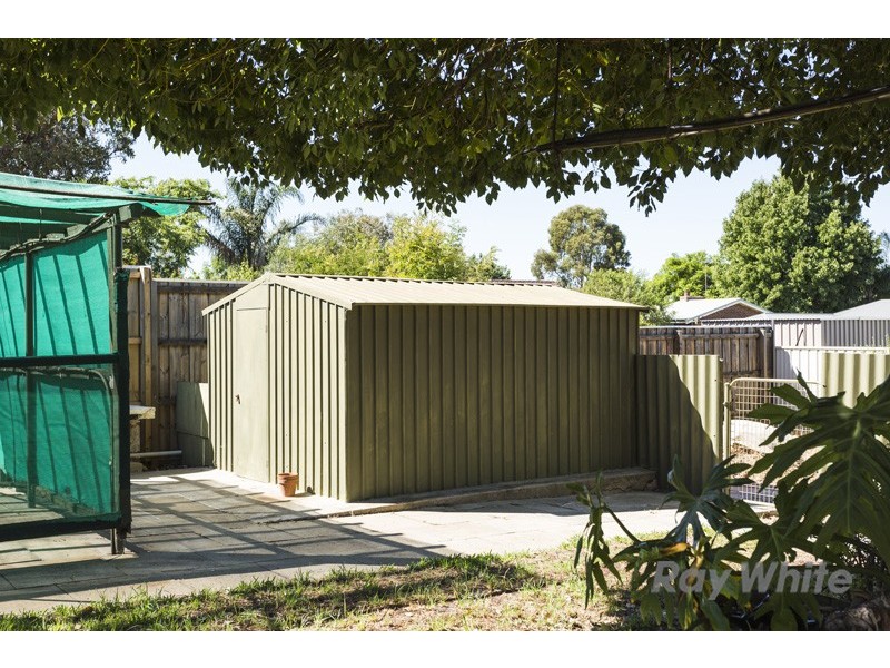 31 Redwood Crescent, Melville WA 6156