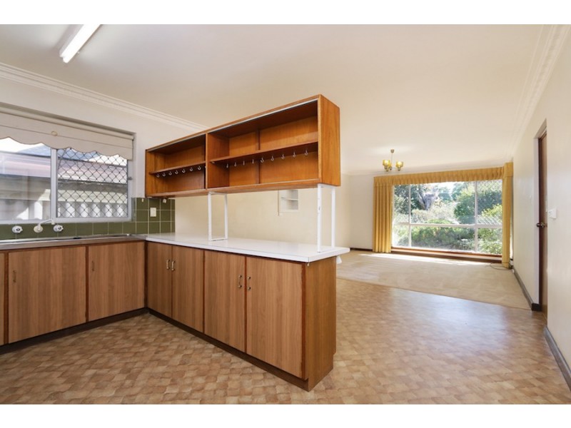 12B Ochiltree Way, Kardinya WA 6163