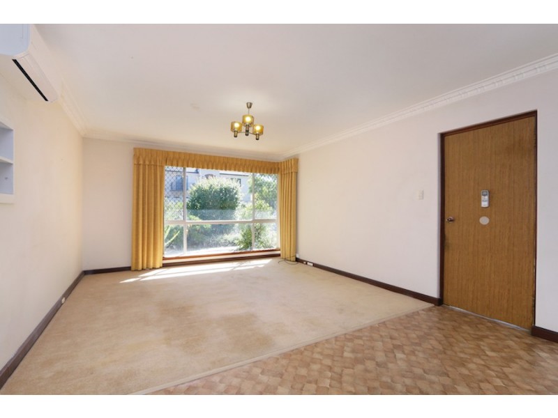12B Ochiltree Way, Kardinya WA 6163